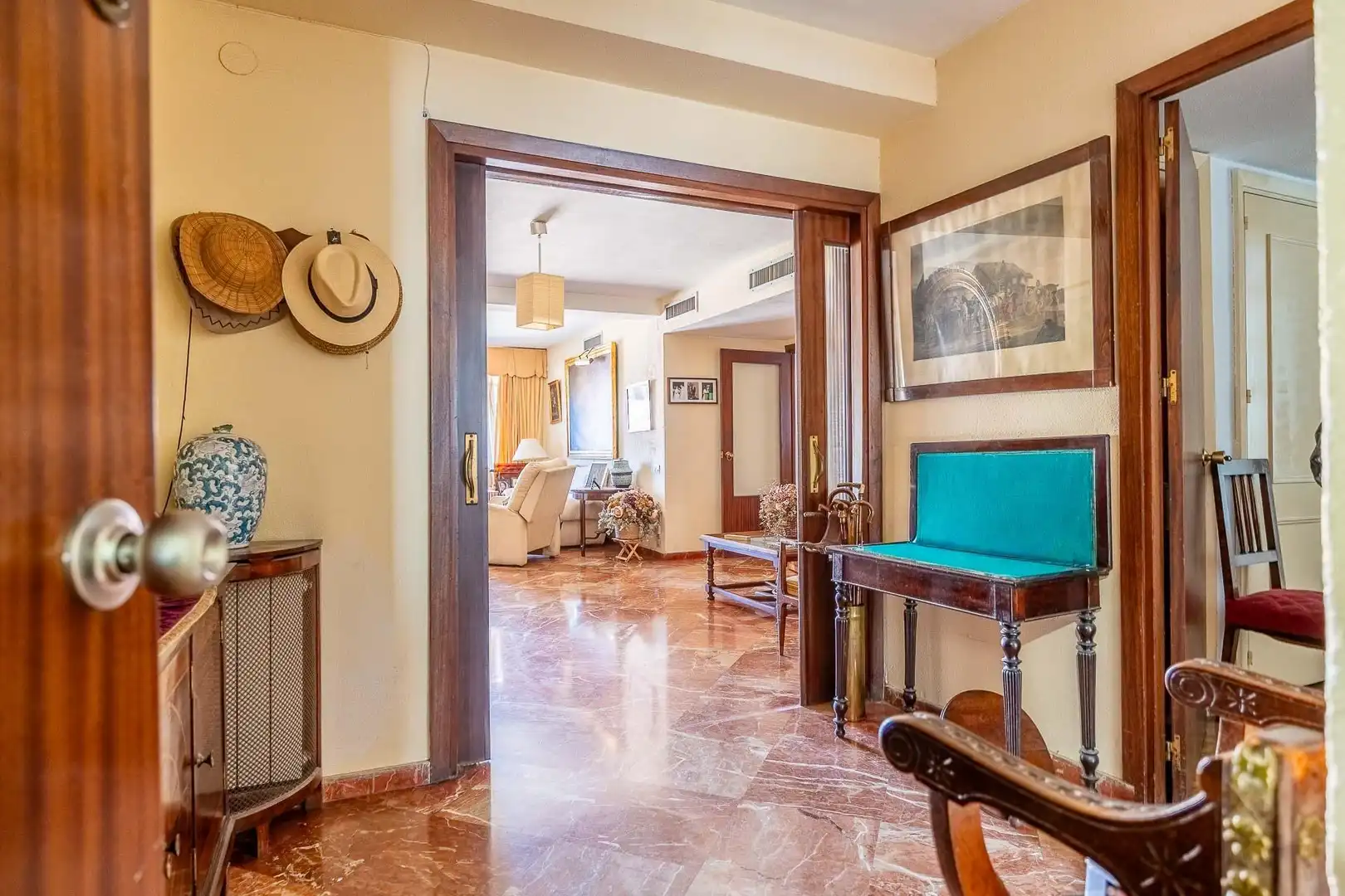 Flat for sale in Sevilla  with Air Conditioner, Terrace and Storage room