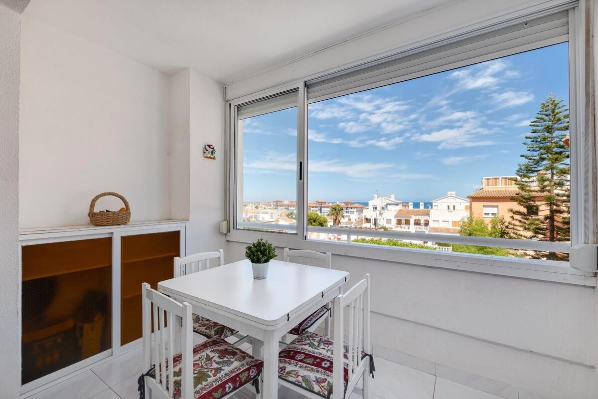 Bedroom of Apartment for sale in Torrevieja  with Air Conditioner, Terrace and Furnished