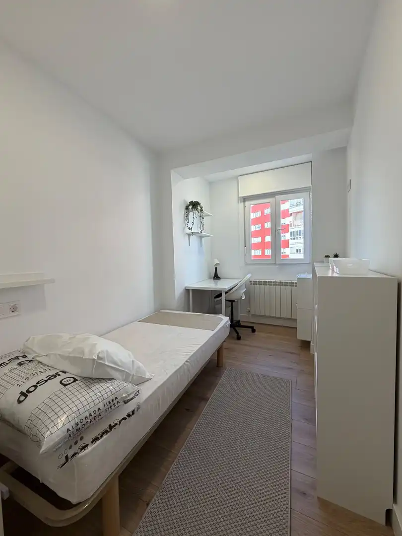 Dormitori de Apartament de lloguer en Lugo amb Calefacció i Moblat