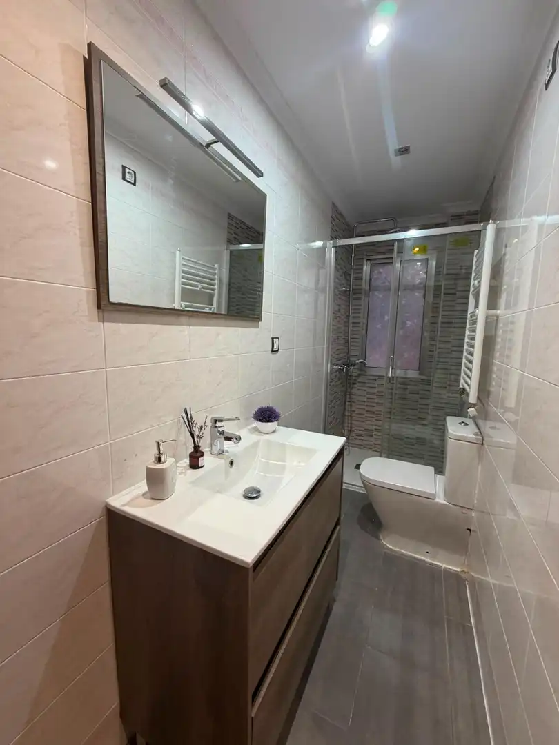 Bathroom of Flat for sale in Circular