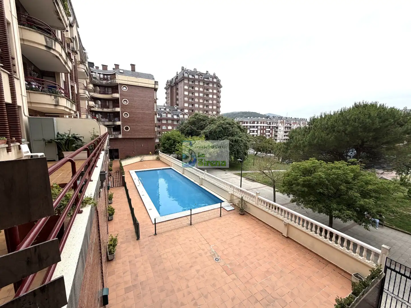 Piso con piscina en venta en Hermandad de las Marismas 6, imagen 3