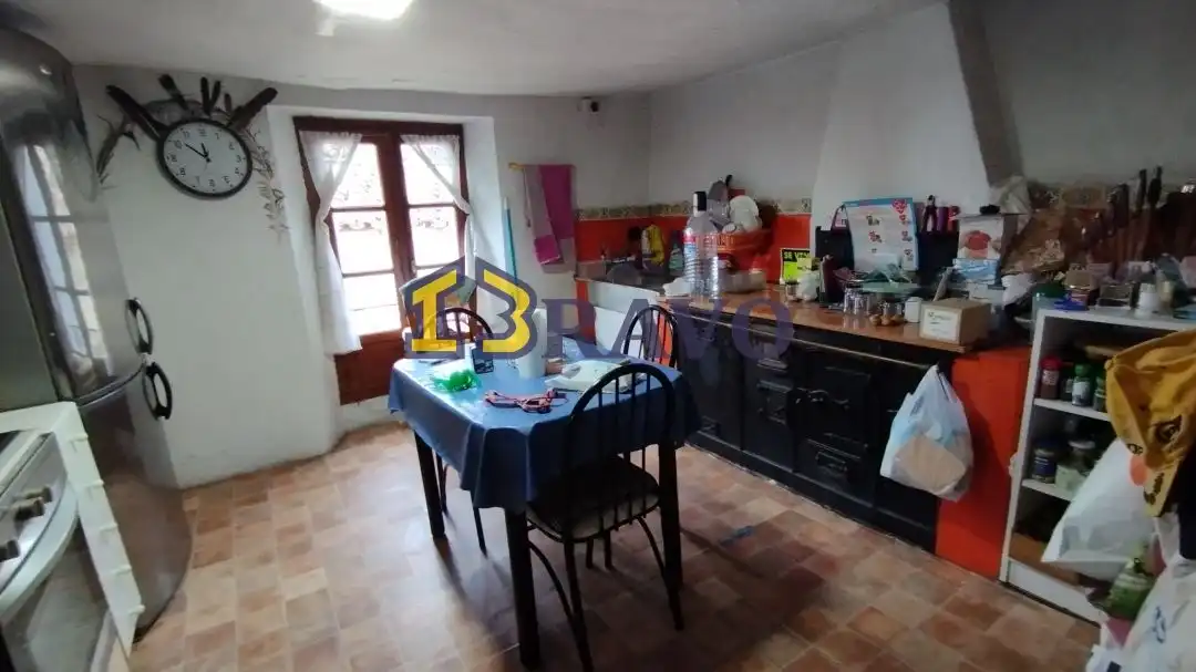 Cuina de Casa o xalet en venda en Valle de Losa amb Jardí privat i Terrassa