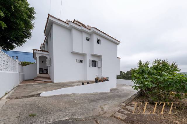 Casa adosada en Venta en Calle LA PALMERA CANARIA en Tafira