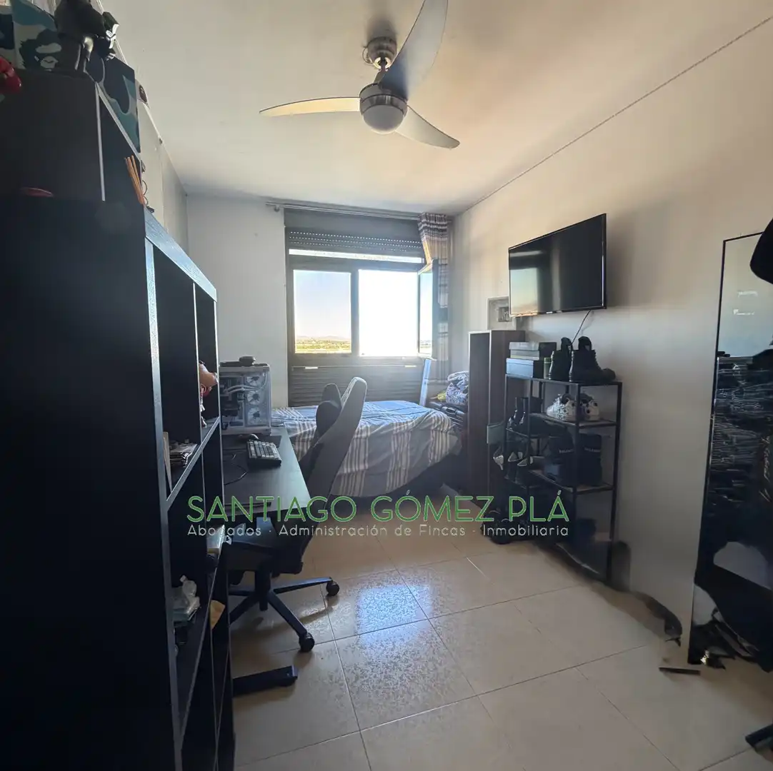 Habitación de Piso en venta en Silla con Aire acondicionado, Amueblado y Horno