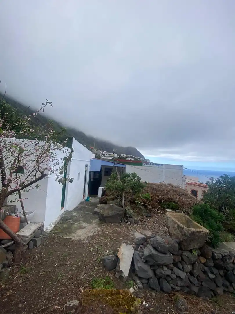 Vista exterior de Casa o xalet en venda en Frontera amb Jardí privat