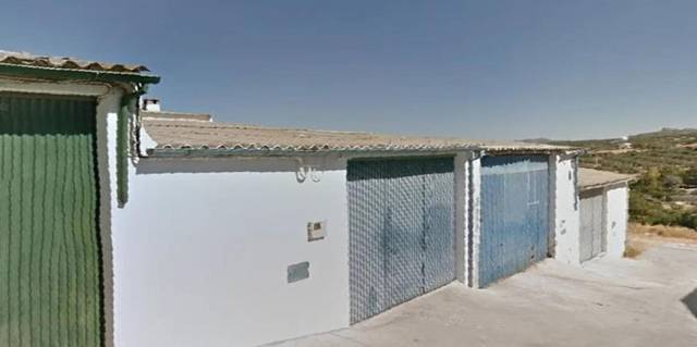 Casa-chalet en Venta en De Los Olivos en Rute