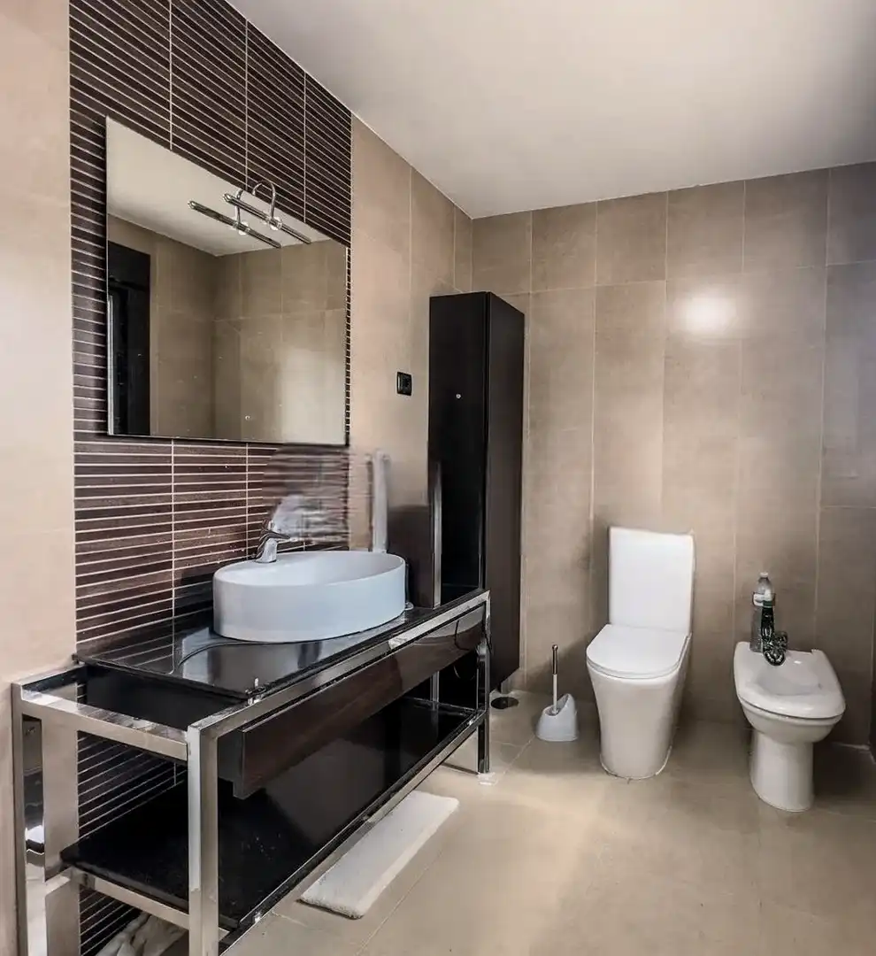 Baño de Casa o chalet en venta en Colmenar del Arroyo con Aire acondicionado, Calefacción y Piscina
