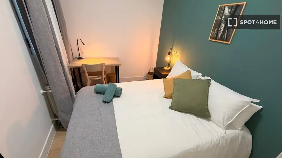 Room in Embajadores - Lavapiés