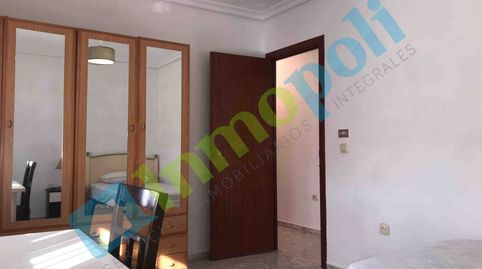 Foto 4 de Piso de alquiler en Avenida Tomás Romero de Castilla, Valdepasillas - La Paz - Huerta Rosales, Badajoz Capital