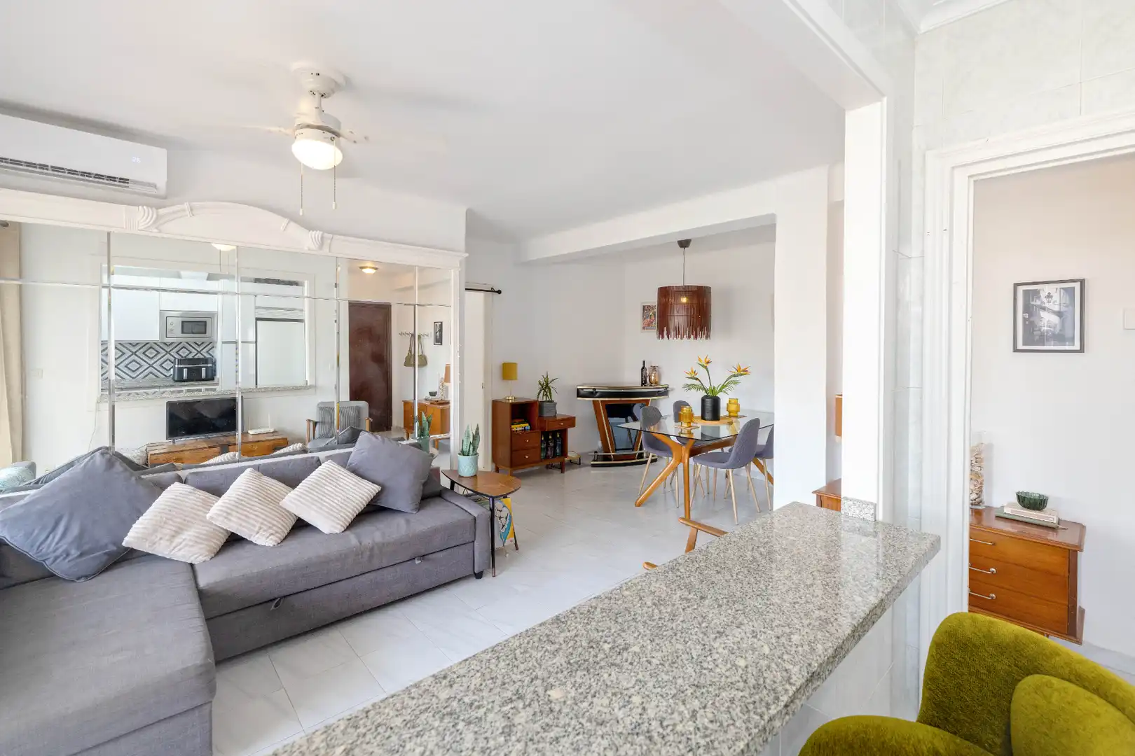 Living room of Flat for sale in Málaga  with Air Conditioner, Heating and Terrace
