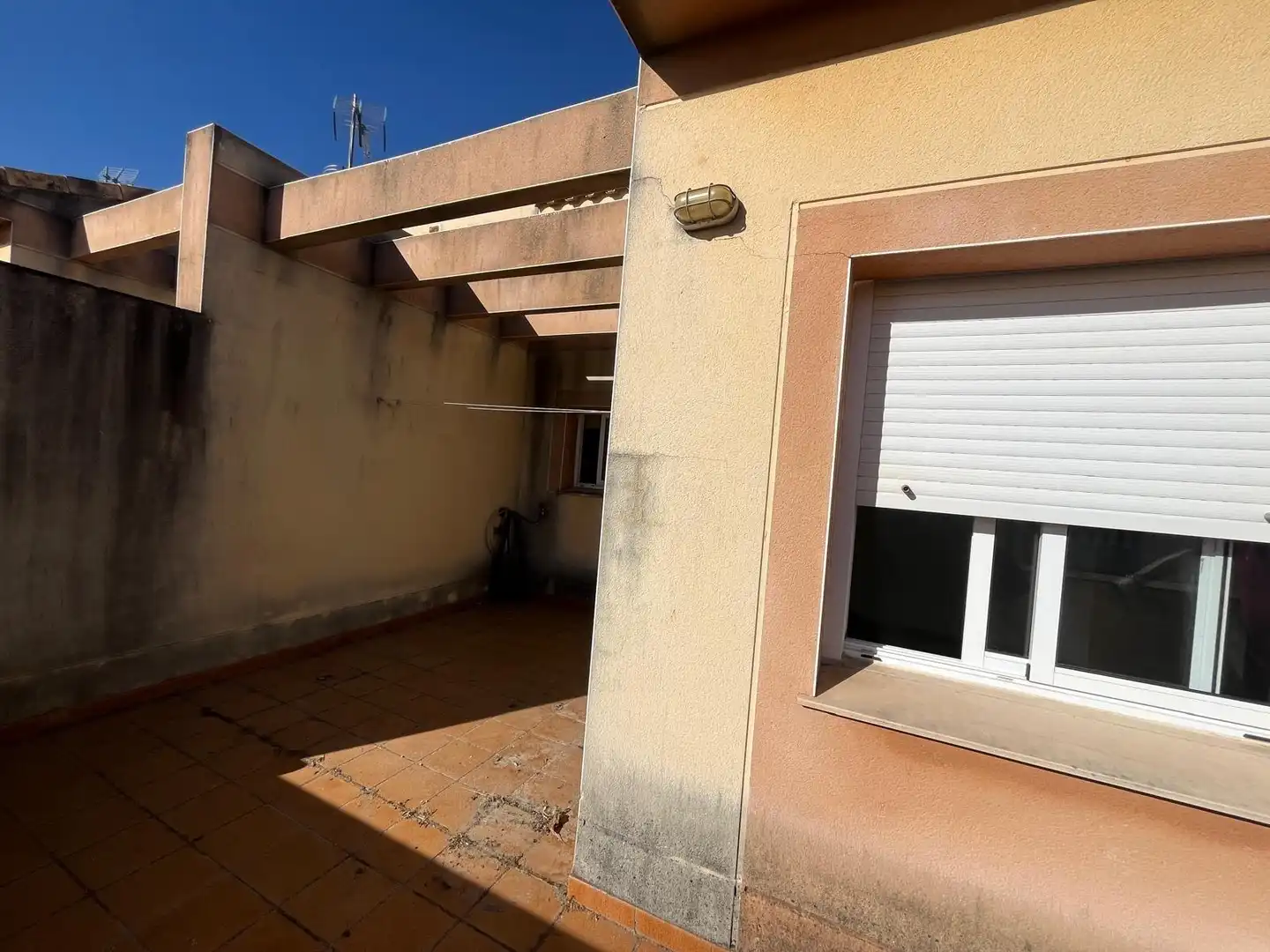 Vista exterior de Casa adosada en venta en Cáceres con Aire acondicionado, Calefacción y Terraza