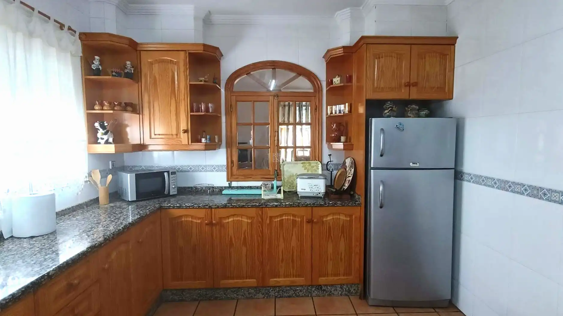 Küche von Wohnung zum Verkauf in Elche / Elx mit Klimaanlage, Abstellraum und Schwimmbad