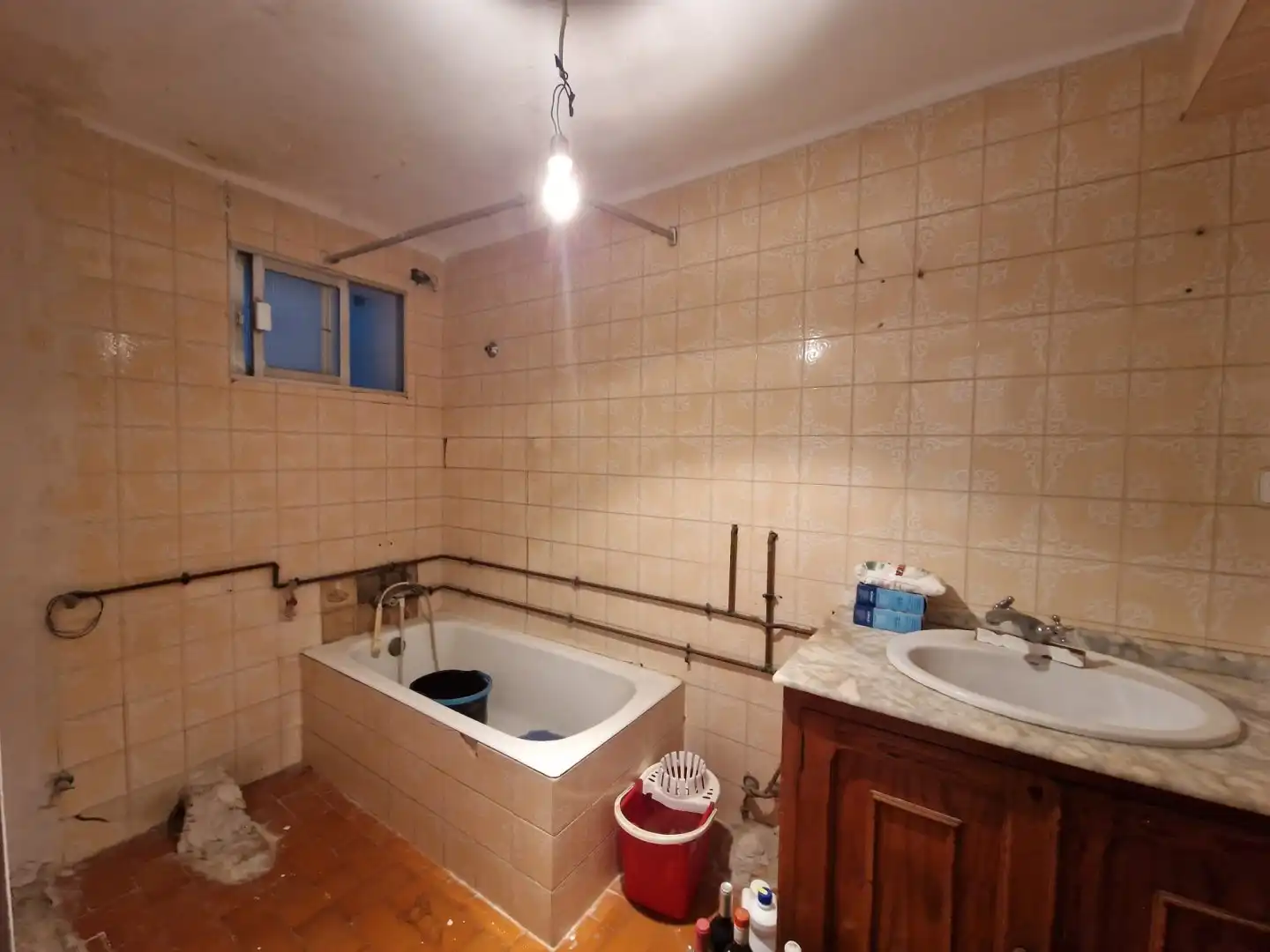 Baño de Piso en venta en Lora del Río con Aire acondicionado y Calefacción