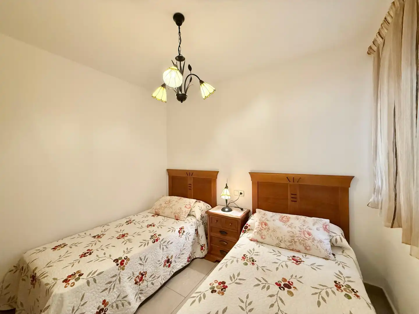 Habitación de Casa adosada de alquiler en Pilar de la Horadada con Aire acondicionado, Calefacción y Jardín privado