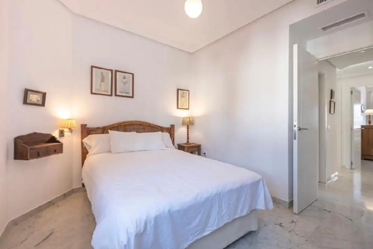 Schlafzimmer von Wohnung zum Verkauf in Marbella mit Klimaanlage, Heizung und Schwimmbad