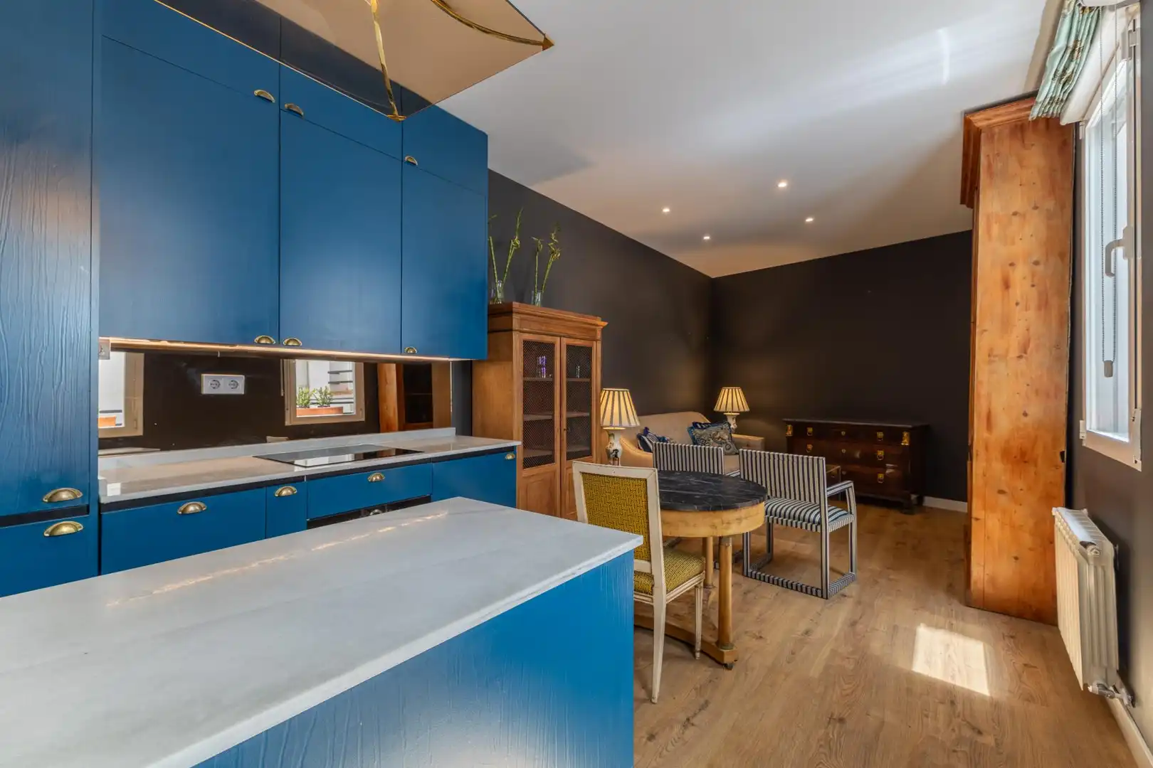 Cuina de Apartament de lloguer en Madrid amb Aire condicionat, Calefacció i Moblat