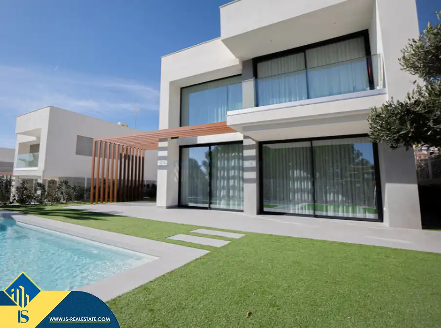 Villa mit Pool zum Verkauf in Golf Bahía, imagen 2