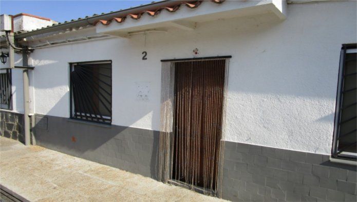 Vista exterior de Planta baja en venta en Palau-solità i Plegamans