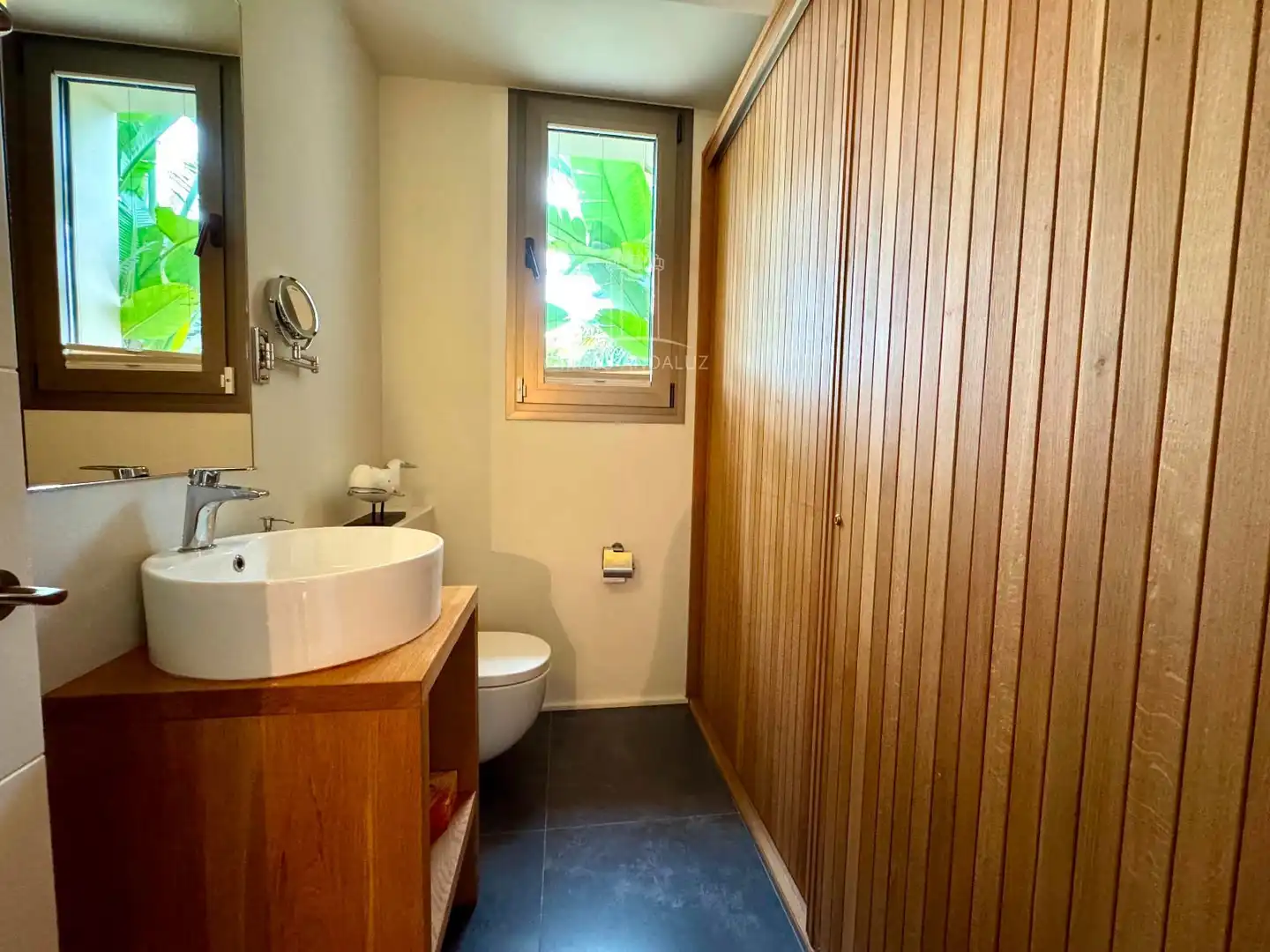 Bathroom of Houses for sale in Zahara de los Atunes  with Air Conditioner, Heating and Storage room