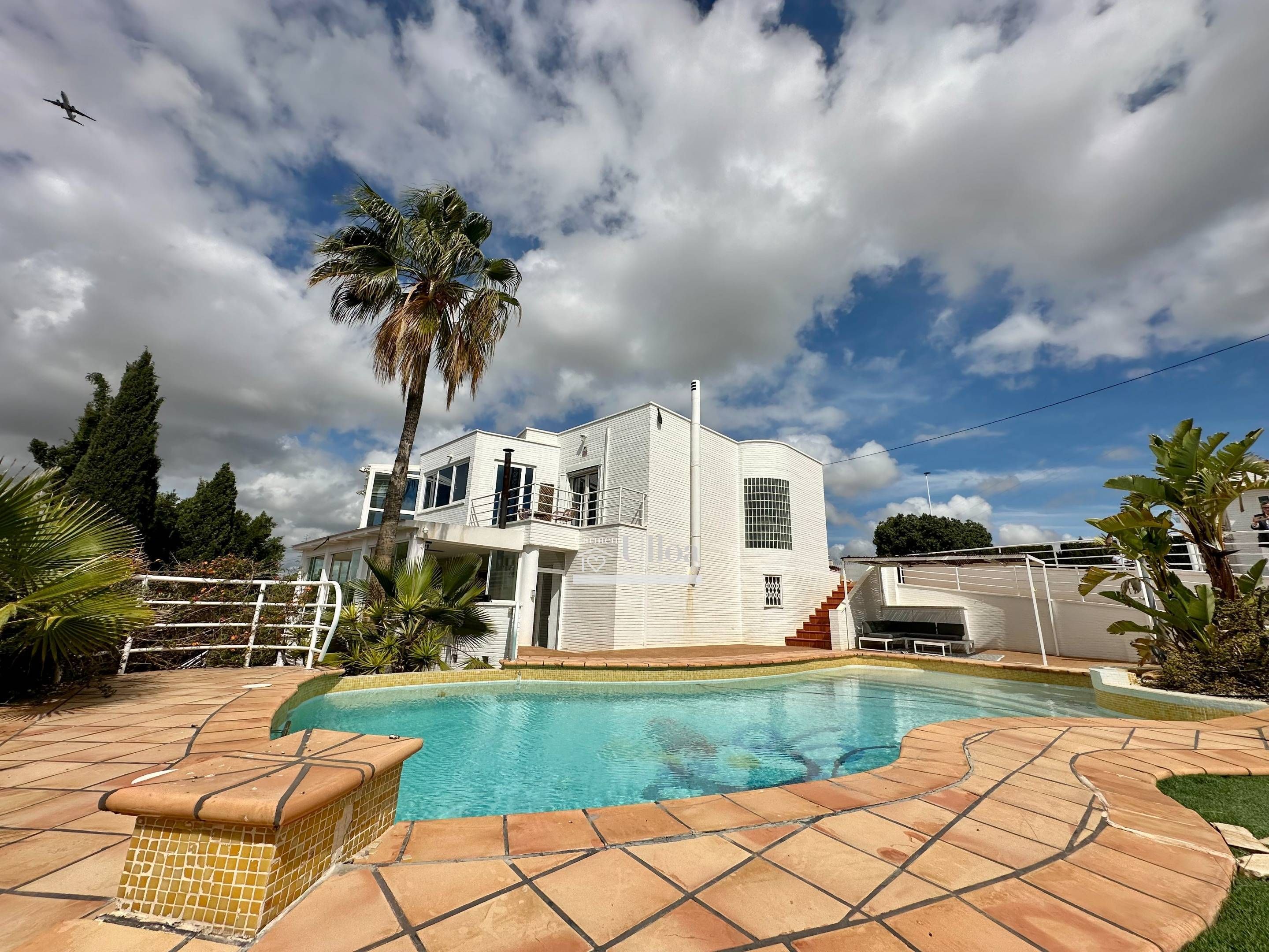 Vista exterior de Casa o xalet en venda en Elche / Elx amb Aire condicionat, Calefacció i Jardí privat