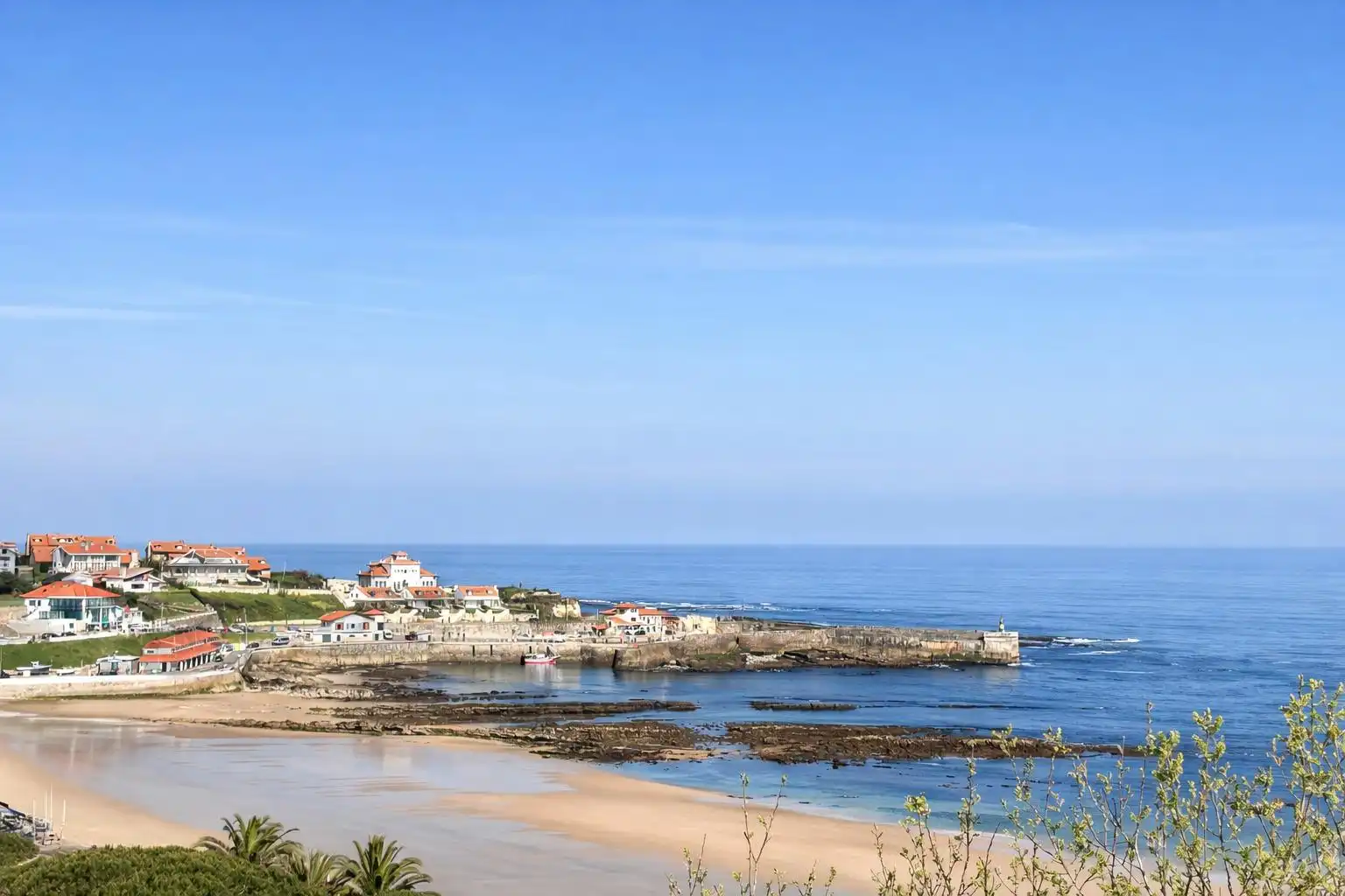 Vista exterior de Dúplex en venda en Comillas (Cantabria) amb Calefacció, Terrassa i Balcó