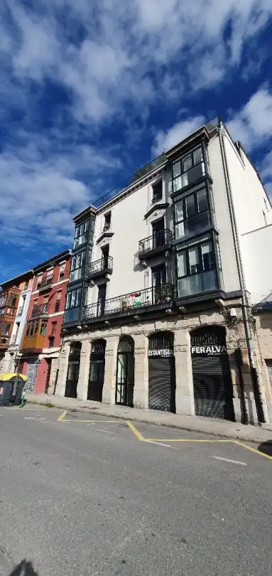 Vista exterior de Pis en venda en Bilbao  amb Calefacció, Traster i Balcó
