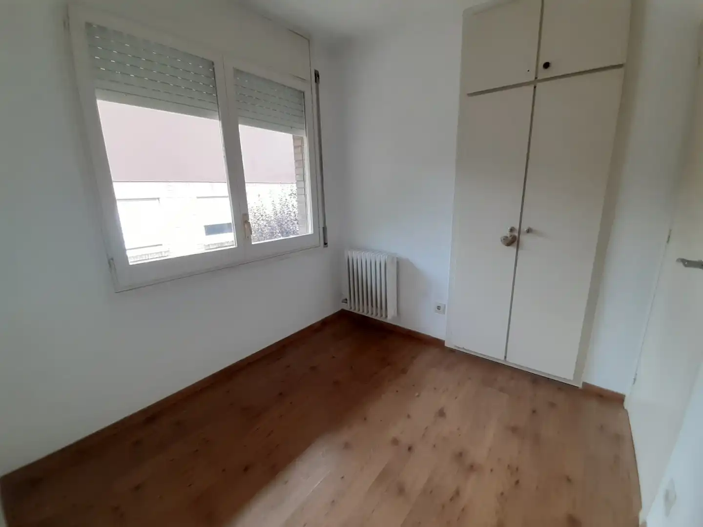 Habitación de Casa adosada en venta en Sant Cugat del Vallès con Calefacción y Terraza