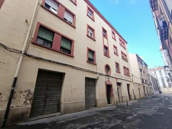 Vista exterior de Pis en venda en  Logroño