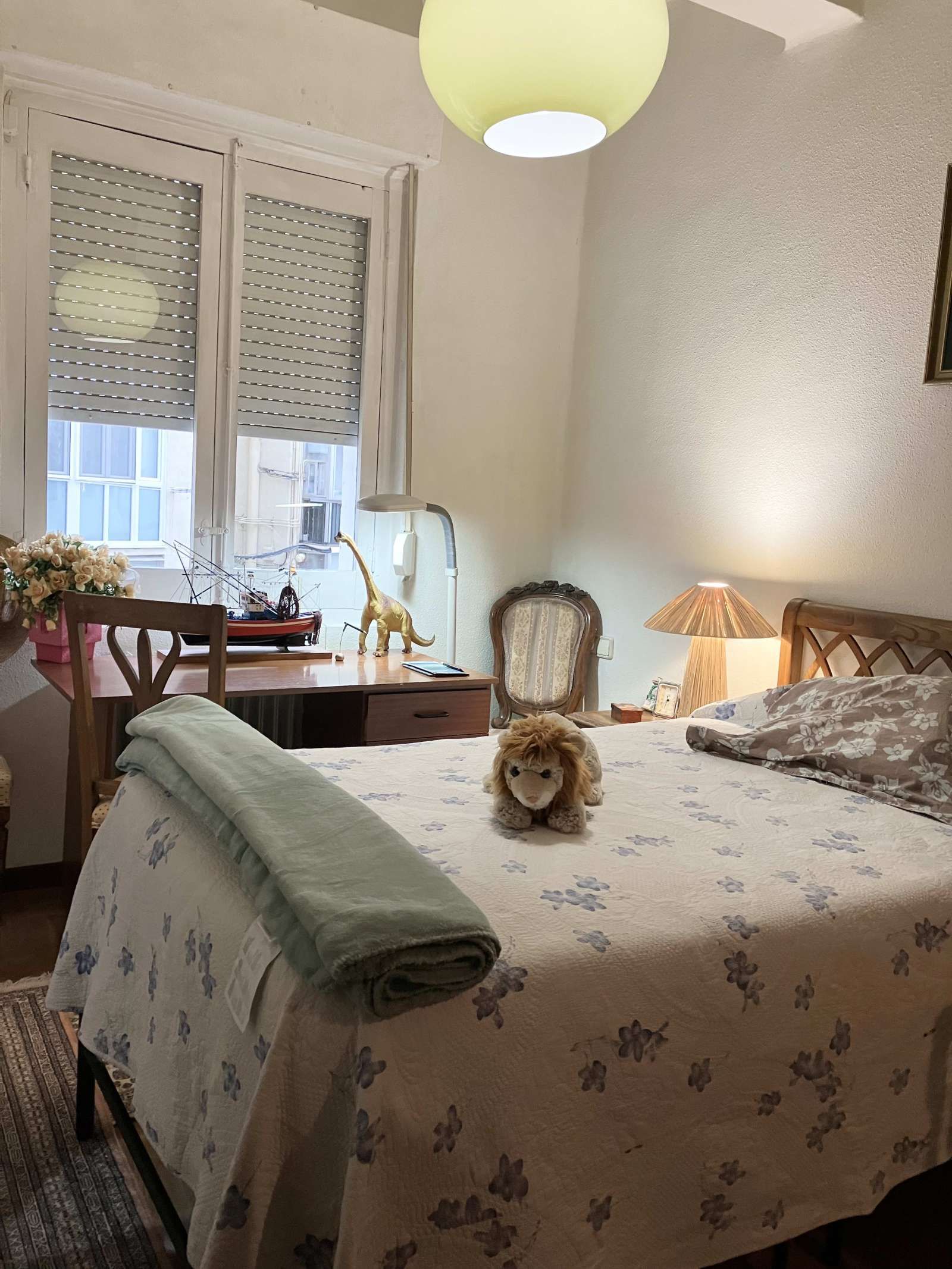 Bedroom of Flat for share in  Pamplona / Iruña  with Air Conditioner, Heating and Terrace