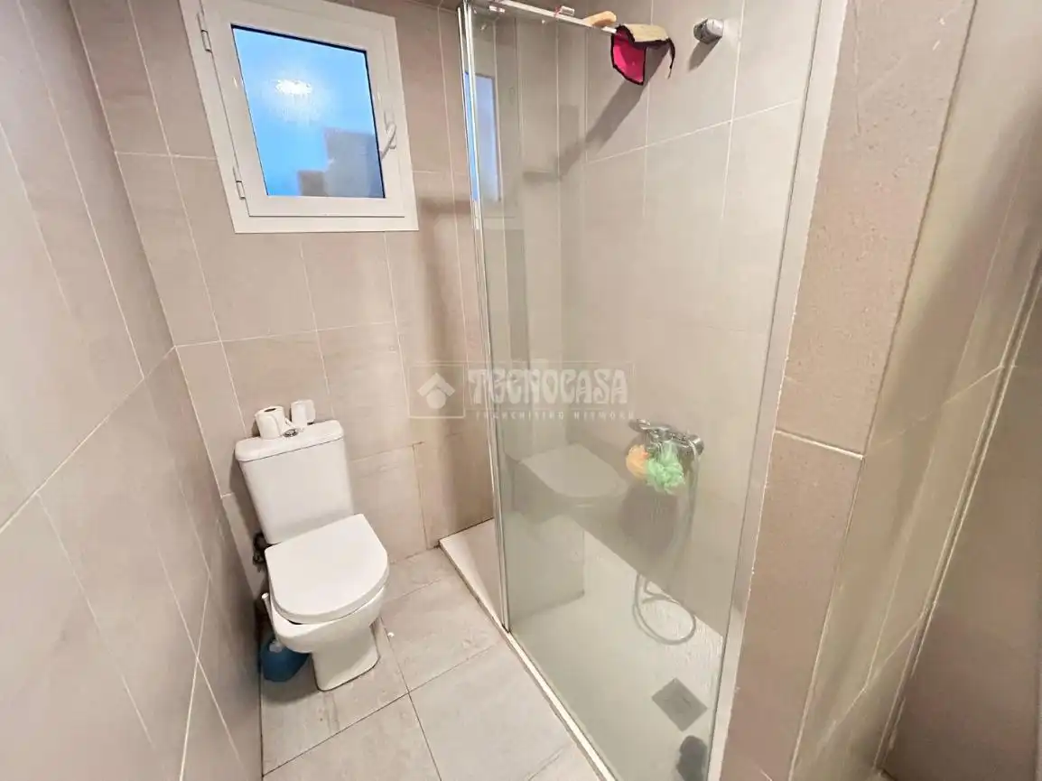 Baño de Piso en venta en Valencia con Aire acondicionado, Calefacción y Terraza