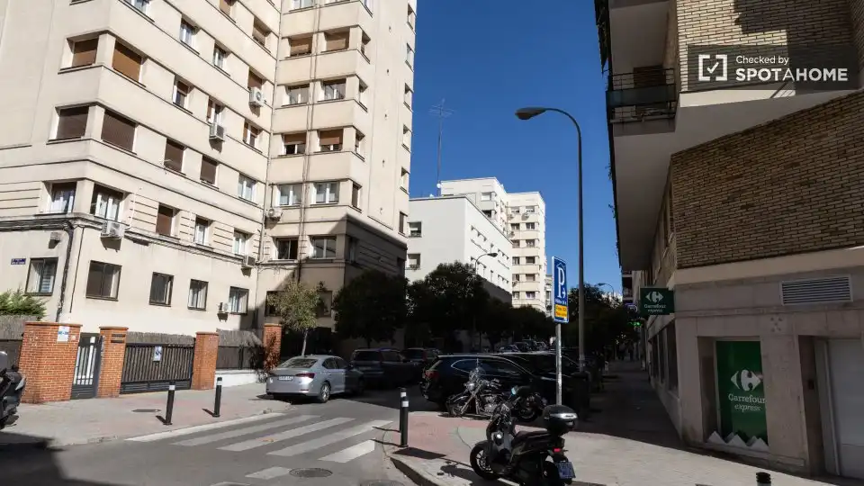 Appartamento con terrazza in affitto a Chamberí, imagen 19