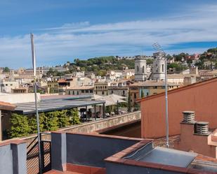 Vista exterior de Àtic en venda en Girona Capital amb Aire condicionat i Terrassa