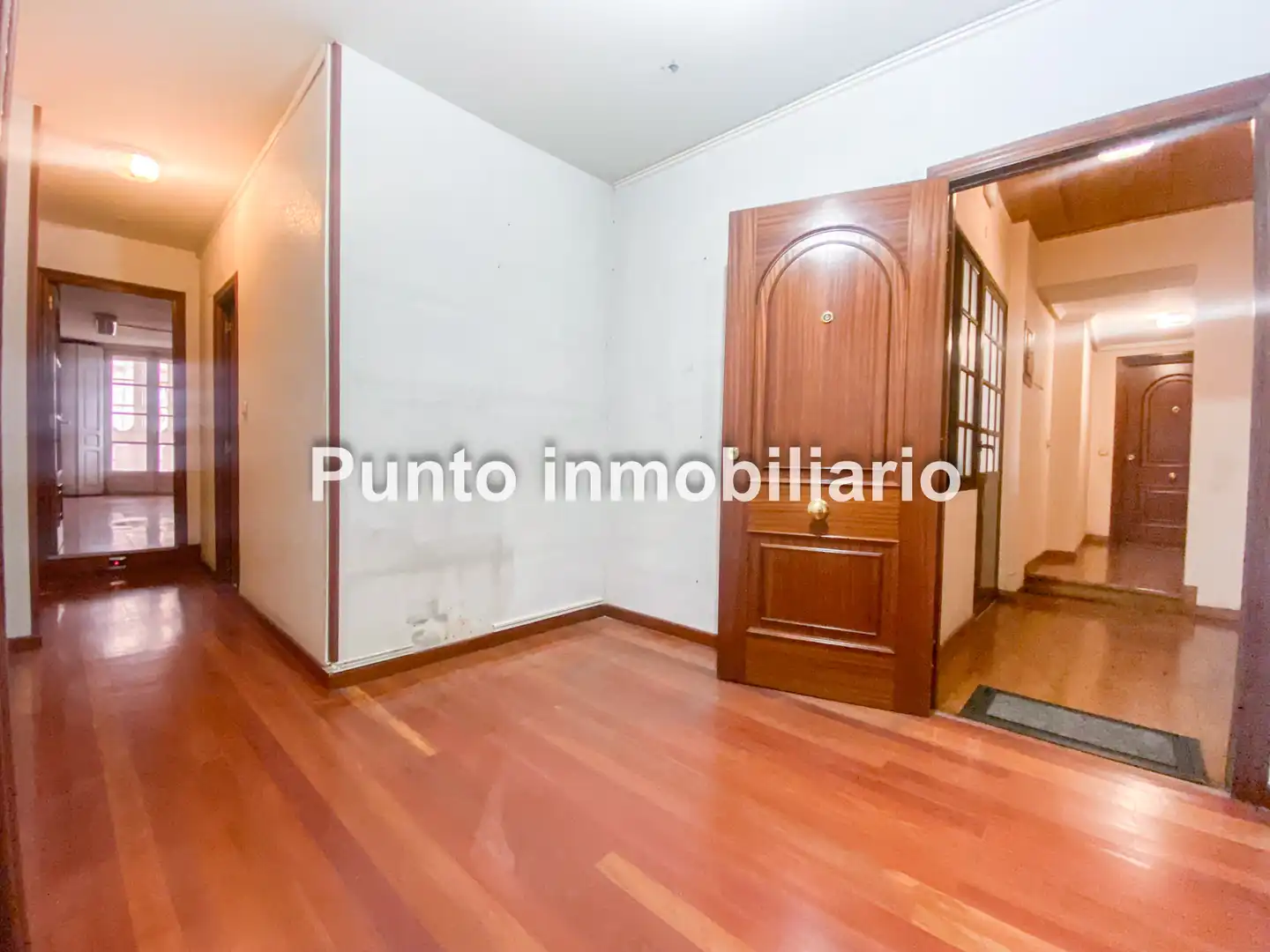 Living room of Flat for sale in Valladolid  with Heating, Parquet flooring and Terrace