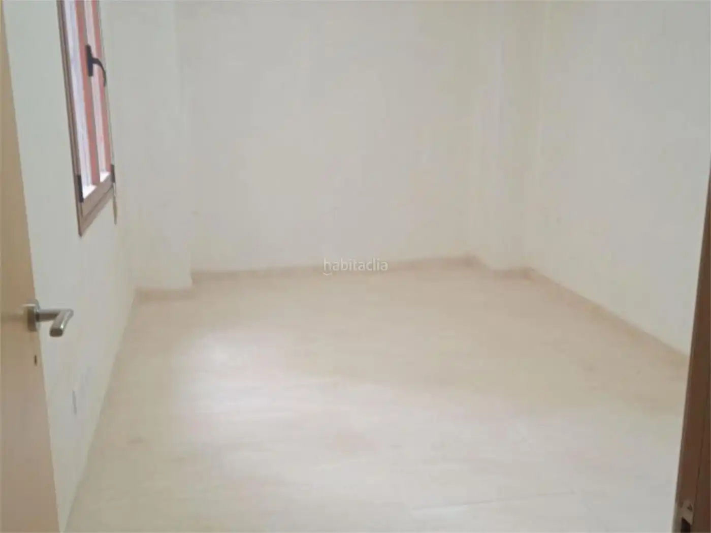 Office space to rent in Carrer de Teulada 44