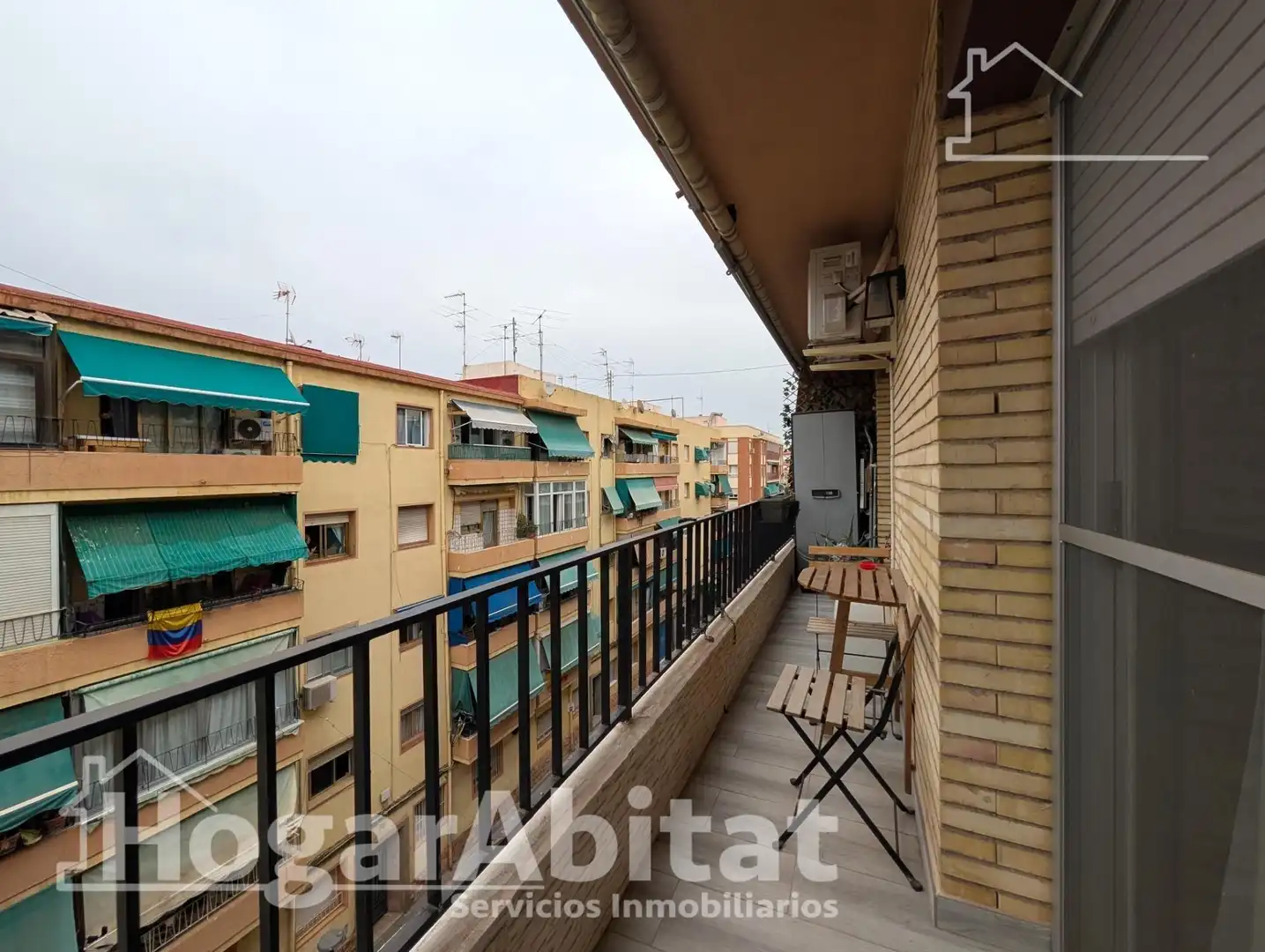Vista exterior de Pis en venda en Alicante / Alacant amb Aire condicionat, Calefacció i Balcó