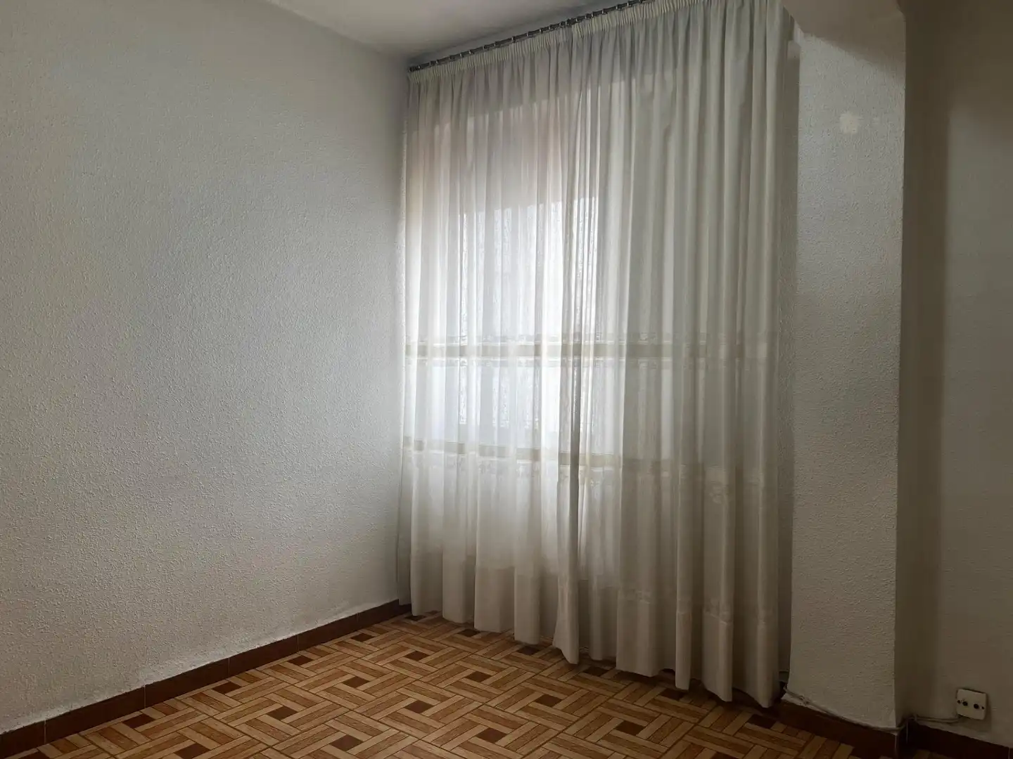 Bedroom of Flat for sale in Valencia  with Air Conditioner and Alarm