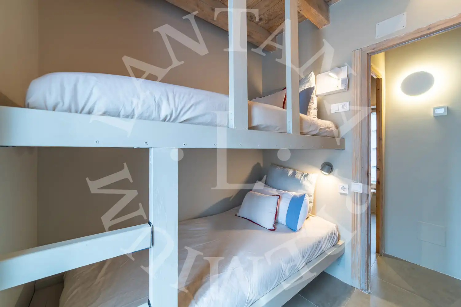 Bedroom of Flat for sale in Naut Aran  with Heating, Storage room and Furnished