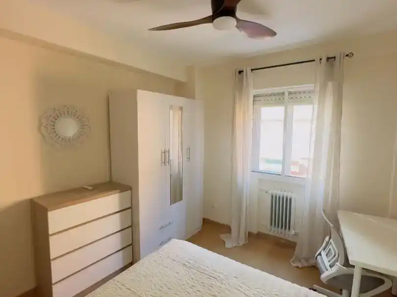 Schlafzimmer von Wohnung zur Miete in Alcalá de Henares