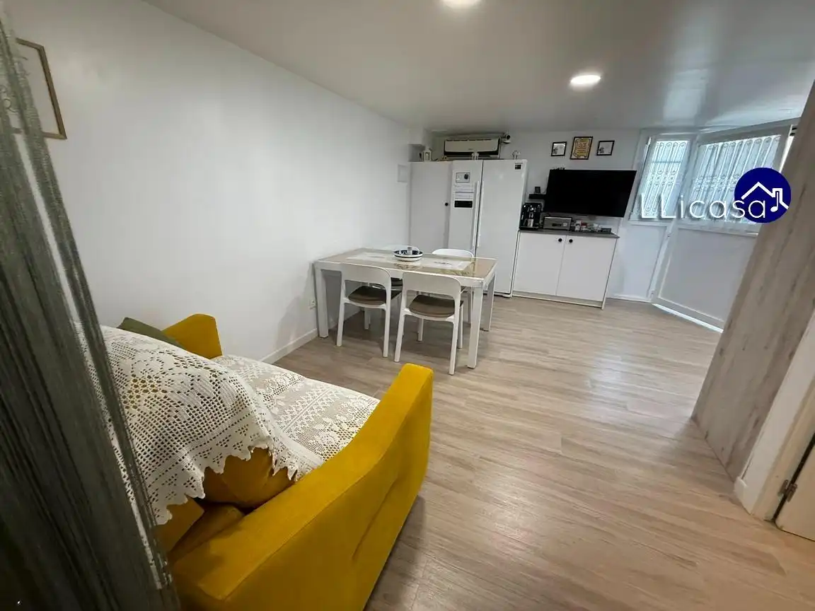 Casa adosada en venta en La Pobla de Vallbona con Aire acondicionado, Jardín privado y Terraza