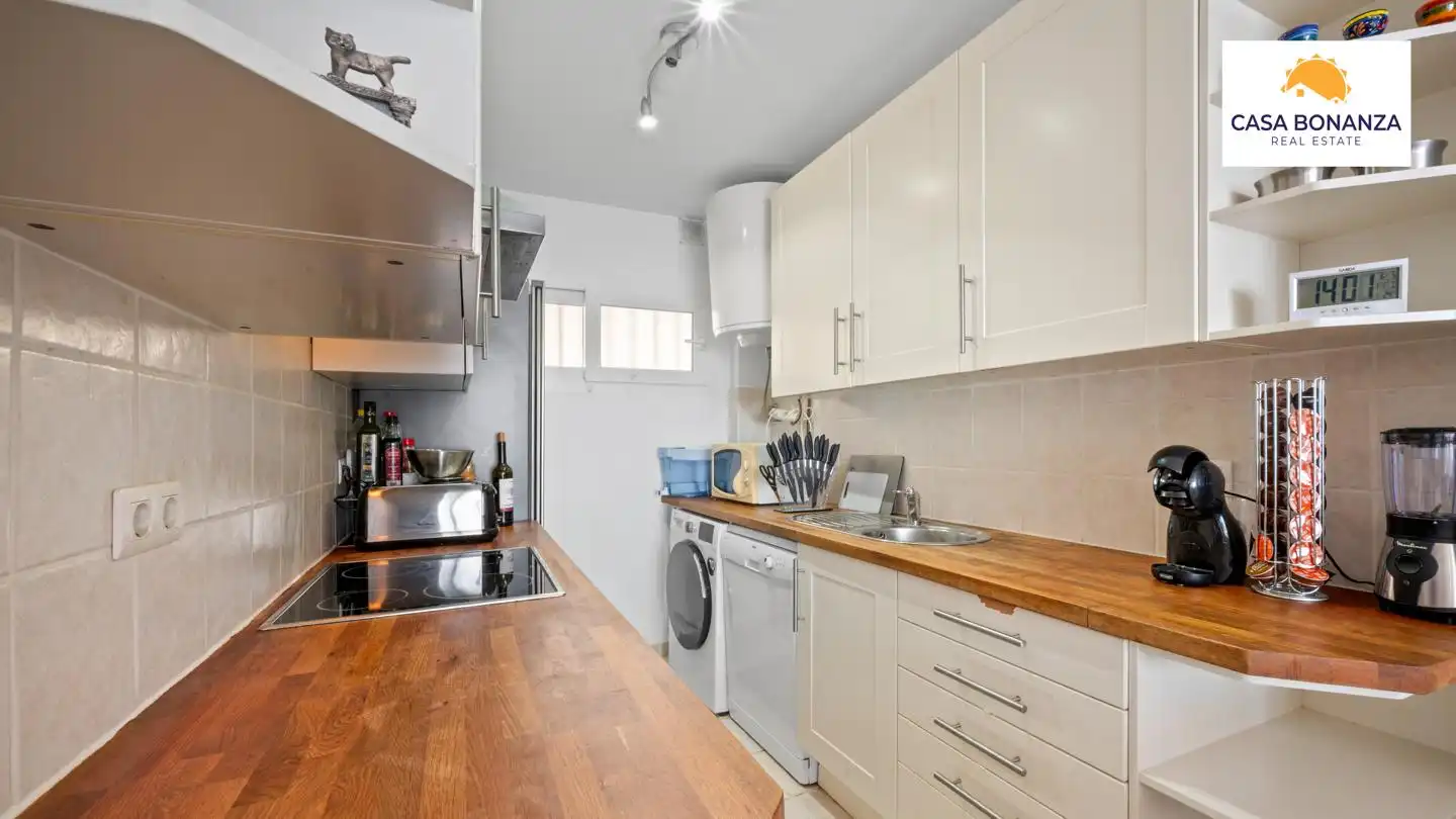 Cuina de Apartament en venda en Almuñécar amb Aire condicionat, Terrassa i Traster