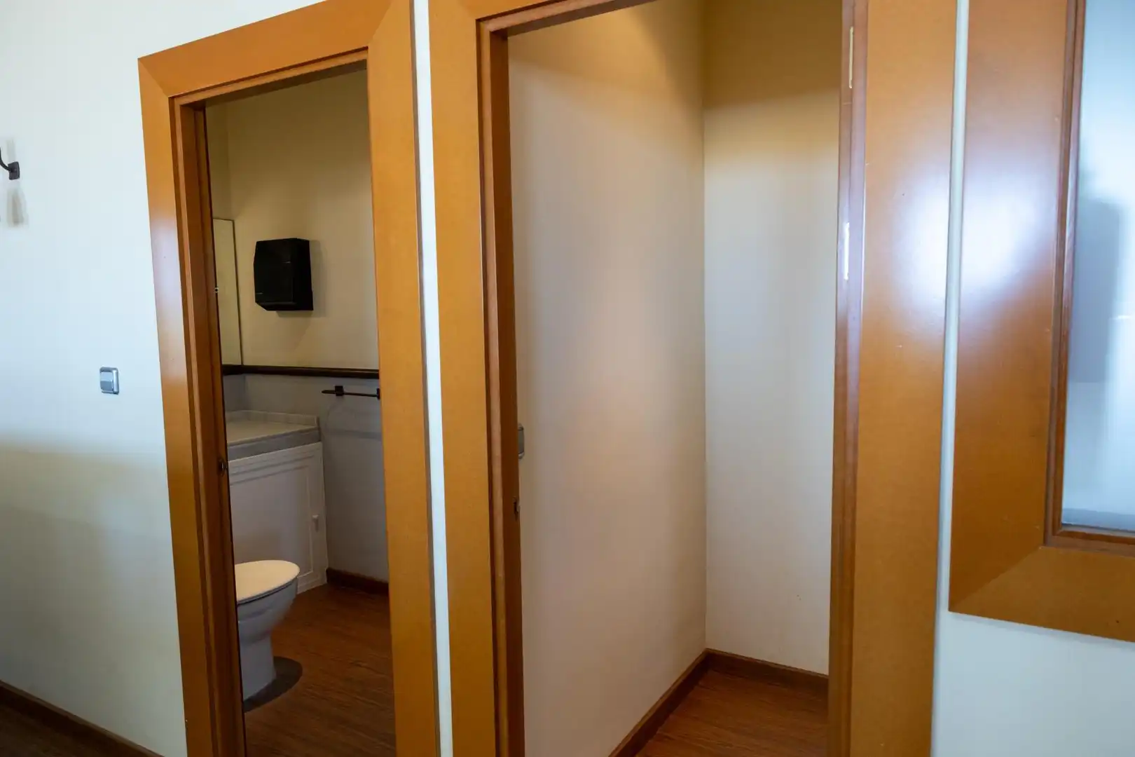 Baño de Nave industrial de alquiler en Chipiona