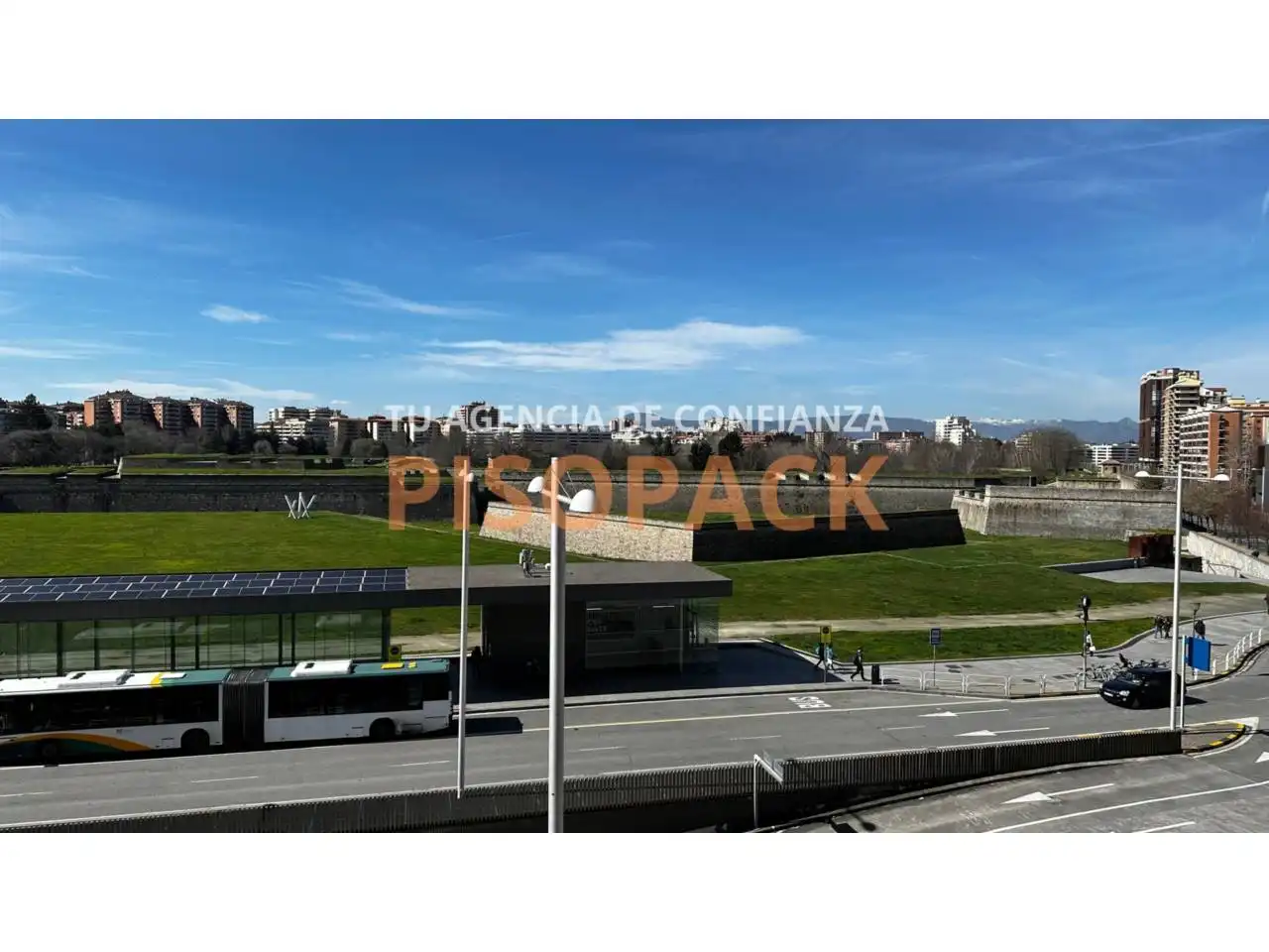 Vista exterior de Piso en venta en  Pamplona / Iruña con Calefacción, Terraza y Balcón