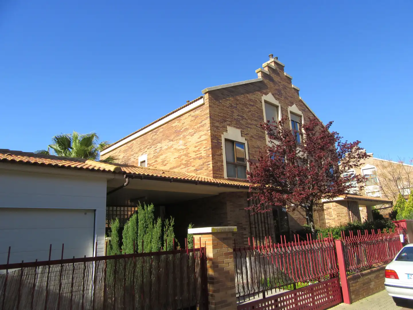 Exterior view of Detached homes for rent in Zaragoza  with Air Conditioner, Heating and Private garden