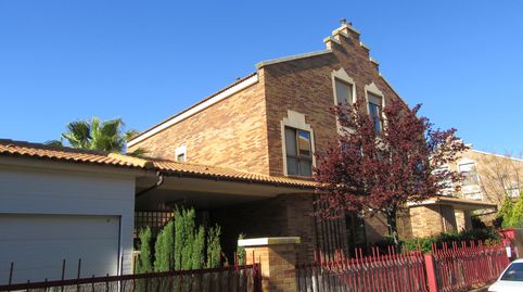 Foto 3 de Casa adosada de alquiler en Calle de Melchor Gaspar de Jovellanos, Montecanal, Zaragoza Capital
