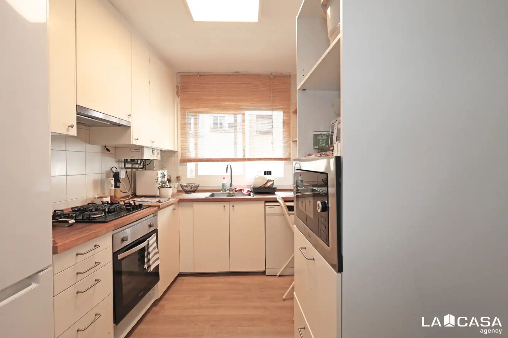 Cocina de Edificio en venta en L'Hospitalet de Llobregat