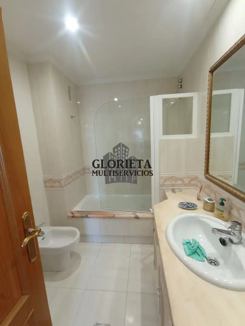 Baño de Casa adosada en venta en Baiona con Calefacción, Parquet y Terraza