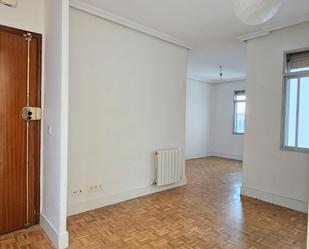 Flat for sale in  Madrid Capital  with Heating