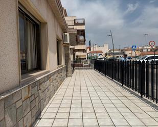 Terrassa de Casa adosada de lloguer en San Pedro del Pinatar amb Aire condicionat, Jardí privat i Terrassa