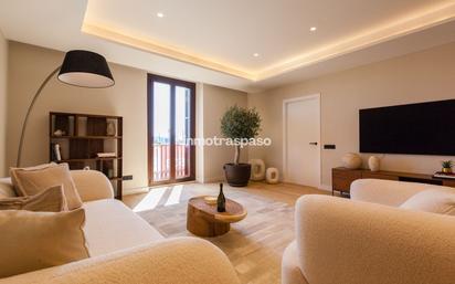 Flat for sale in De Colom,  Barcelona Capital