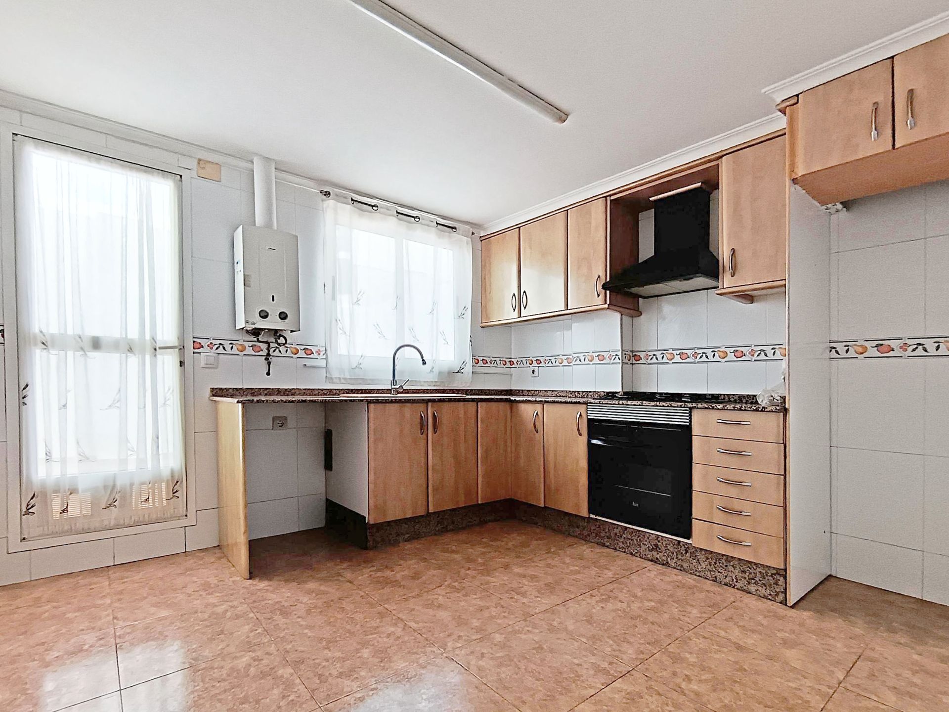 Cuina de Pis de lloguer en Paiporta amb Forn i Balcó